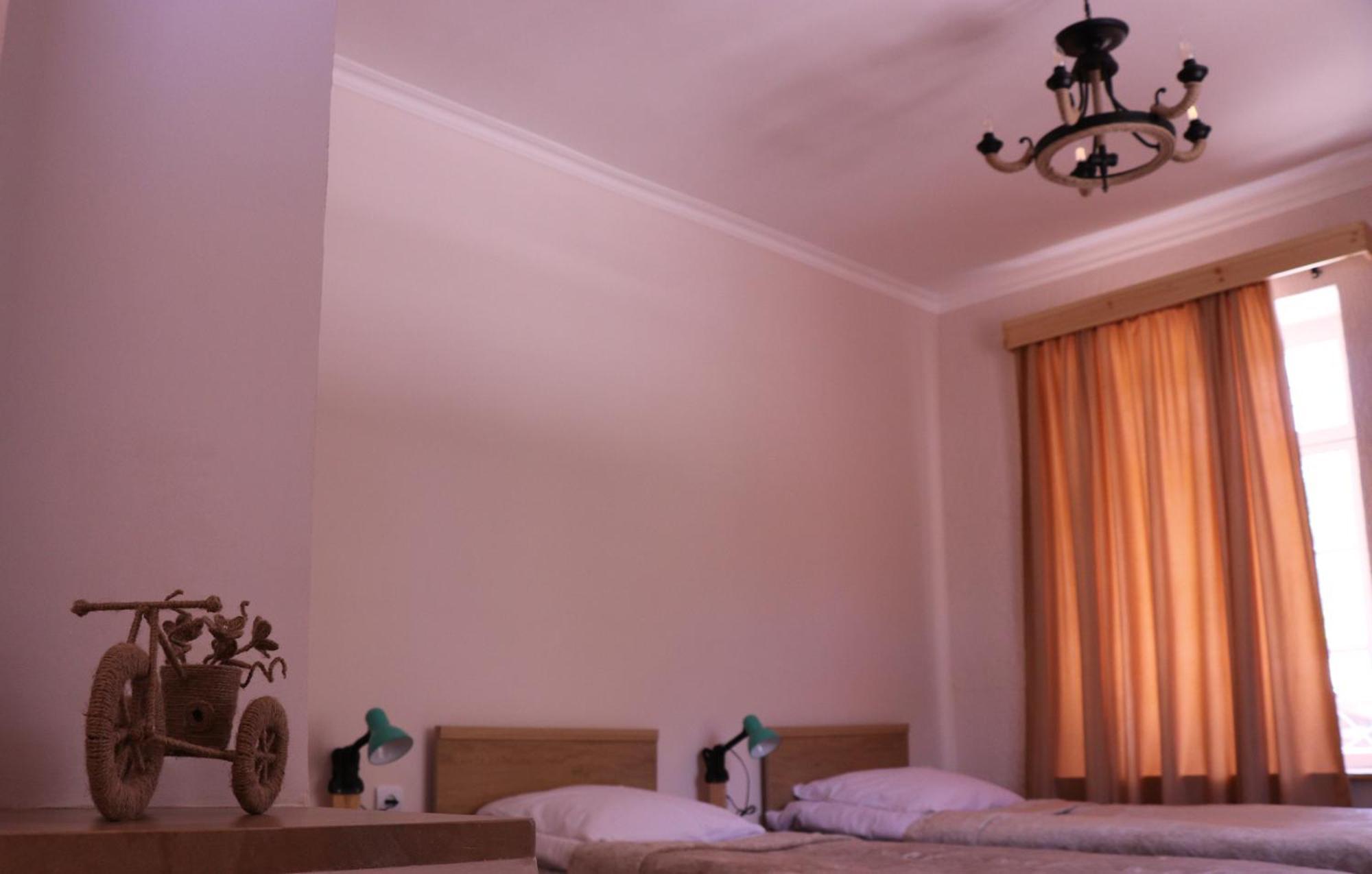 Legend Guest House Yekhegis Exterior foto